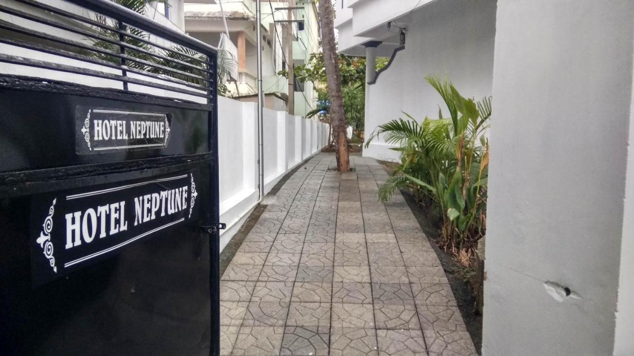 Hotel Neptune Kovalam Thiruvananthapuram Kültér fotó