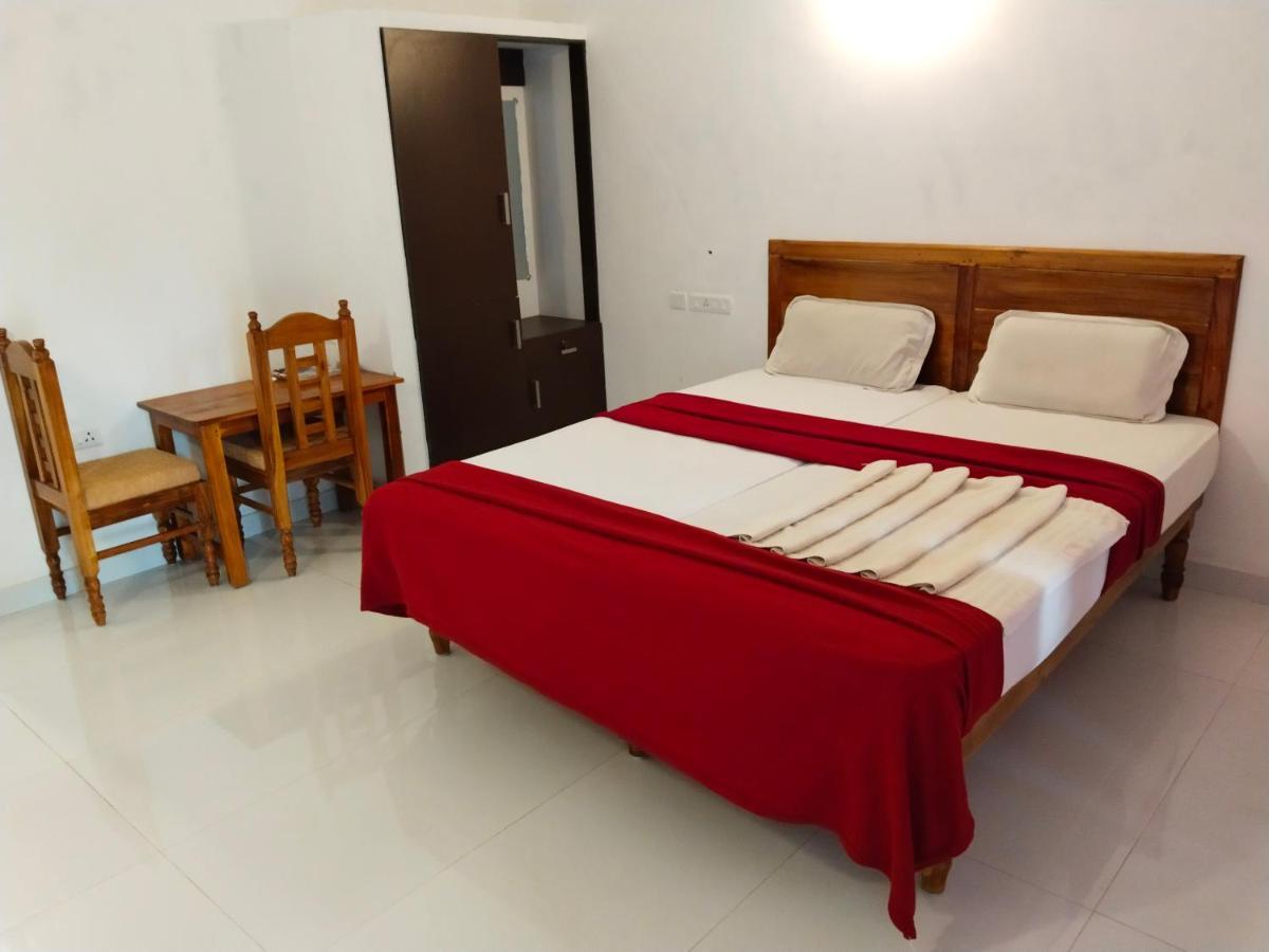 Hotel Neptune Kovalam Thiruvananthapuram Kültér fotó