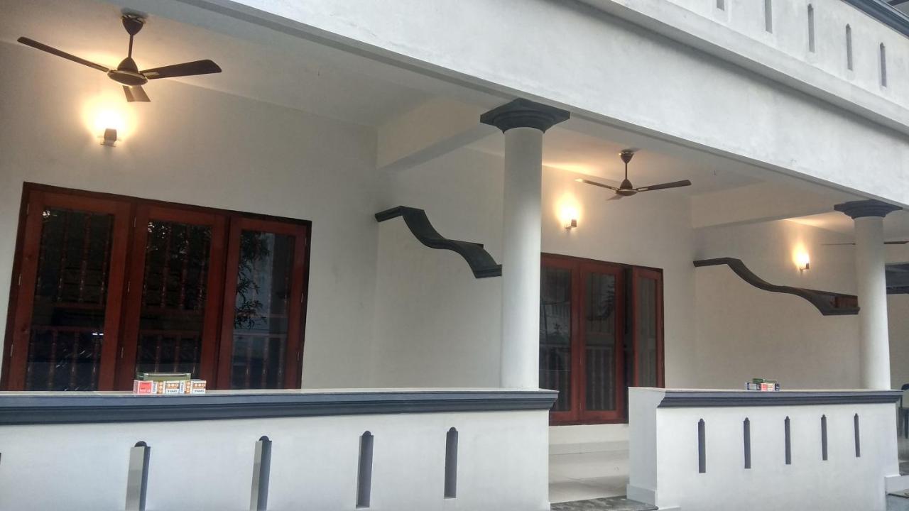 Hotel Neptune Kovalam Thiruvananthapuram Kültér fotó