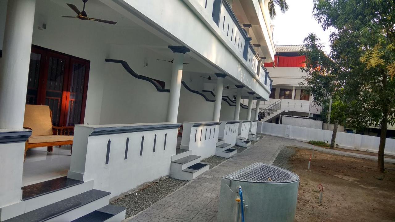 Hotel Neptune Kovalam Thiruvananthapuram Kültér fotó